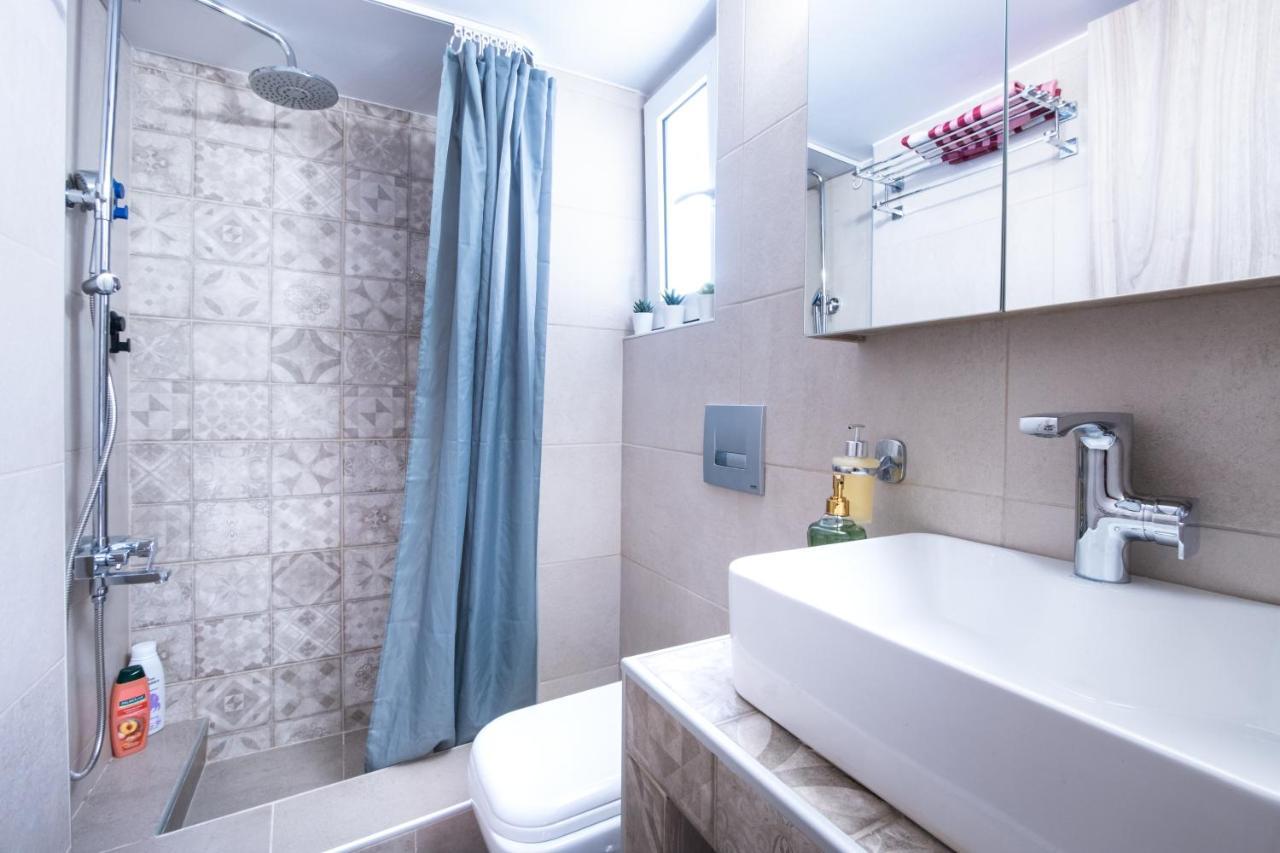 Family Apartment Near Port พีเรียส ภายนอก รูปภาพ