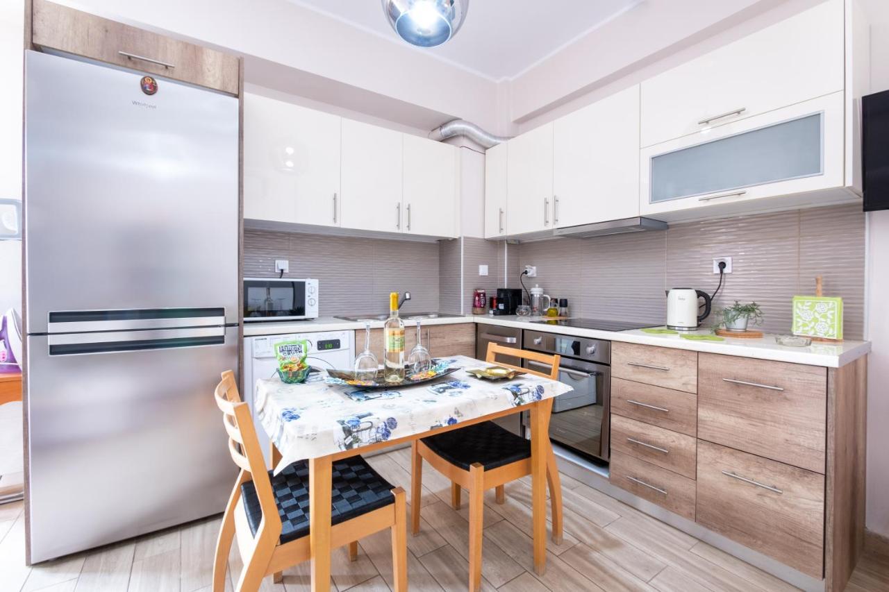 Family Apartment Near Port พีเรียส ภายนอก รูปภาพ